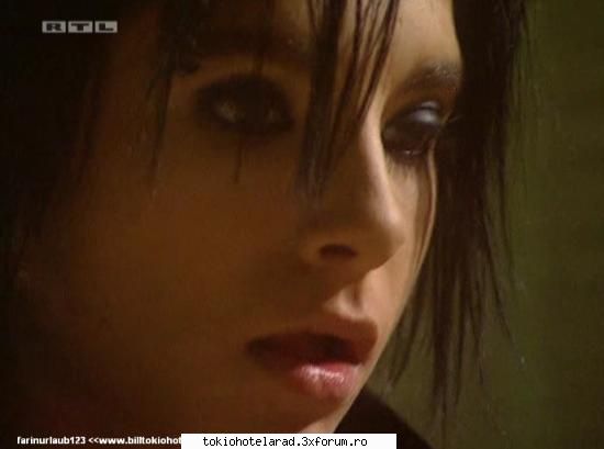 poze tokio hotel:p gura intra musca