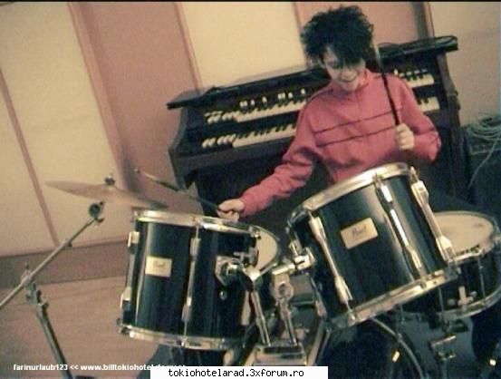 poze tokio hotel:p apuca bill tobenu-i rau