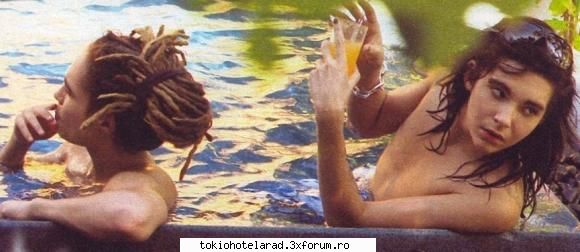Bill fumeaza!!!~*~*~*~*~*~ - bill fumeaza!! dar nu des! si nu in locuri foarte - Bill