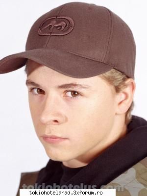 gustav  :nod:  :rotfl:  :wink2: poze k tokio hotel:p