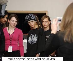 Poze k Tokio Hotel:P - aha...........is super sweet - Tokio Hotel