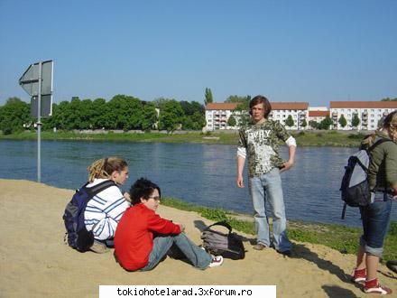 Poze k Tokio Hotel:P - si eu vreau=(,dar ma duc sa-l cumpar acum=D - Tokio Hotel