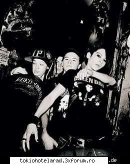 thanks very much and we want more pics,if u poze k tokio hotel:p