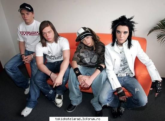 Poze k Tokio Hotel:P - frumoasa poza nuh?marog mortala - Tokio Hotel