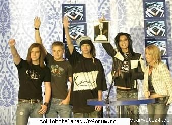The Kaulitz Twins:P - sa pun si eu o poza - Tokio Hotel