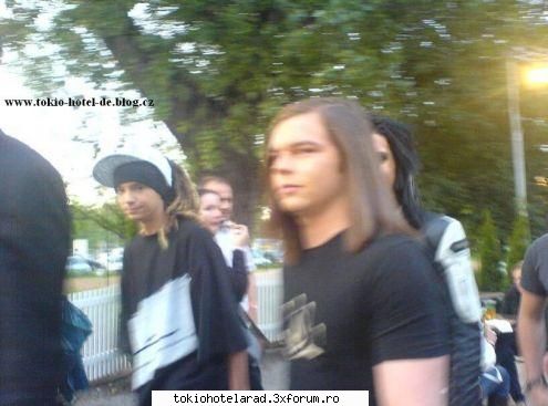 deki si TOM...ii PERIKOL :P - ce tare,nici eu nu stiu sa inot,mai bine murim - Tom