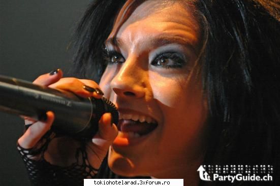 melodie noua - dai drequ robe d idiotzi....ma rog shtiu eu cn e - Tokio Hotel