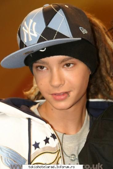melodie noua - th_girl - Tokio Hotel